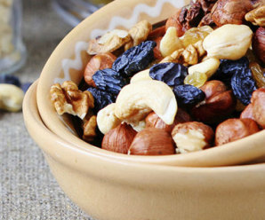 Easy DIY Trail Mix Recipe