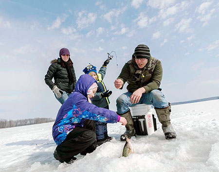 Family ice fishing - Ice fishing safety