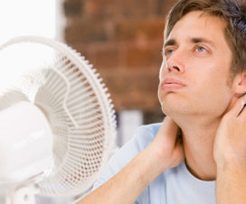 Man sitting in front of a fan - Not sweating/Avoid overheating