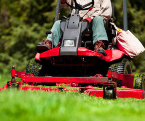 3 safety tips for mowing your lawn